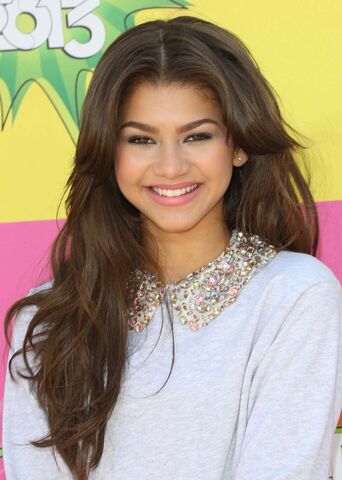 File:Zendaya-zendaya-coleman-35354475-713-1000.jpg
