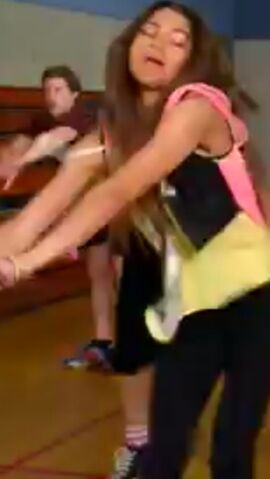 File:Zoey Stevens start dancing.jpg