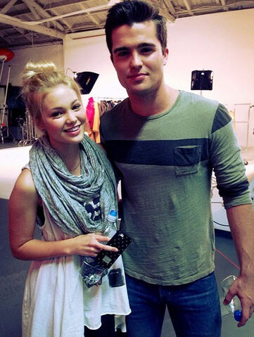 File:Spencer-boldman-olivia-holt-march-31-2014.jpg