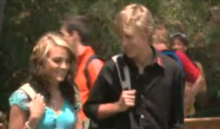 Zoey 101 volledige afleveringen Quinn en Logan dating Brisbane matchmaking