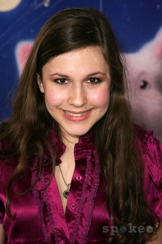 File:Erin Sanders 2.jpg