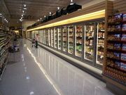 Supermarket froz food isles