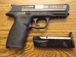 S&W M&P .40 right side